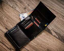Skórzany portfel męski bez zapięcia z systemem RFID — Peterson